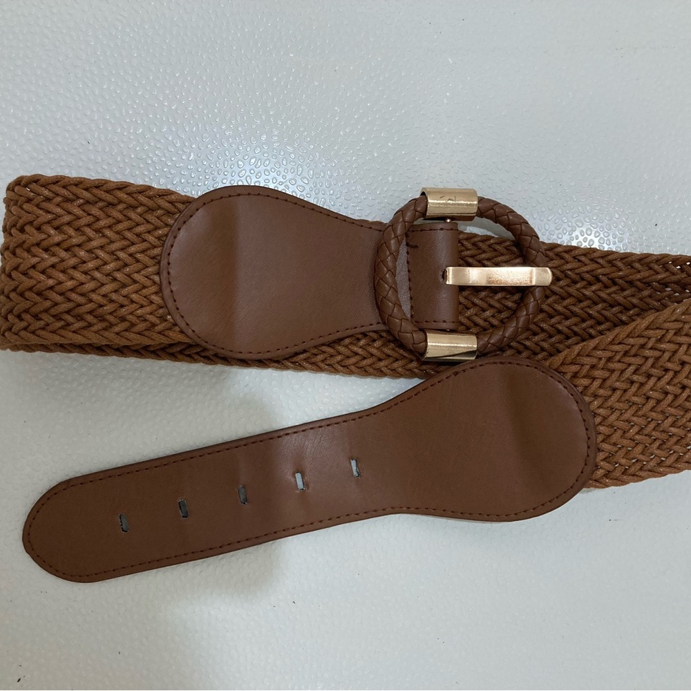 Elegant Tan Woven Belt with Gold Buckle
